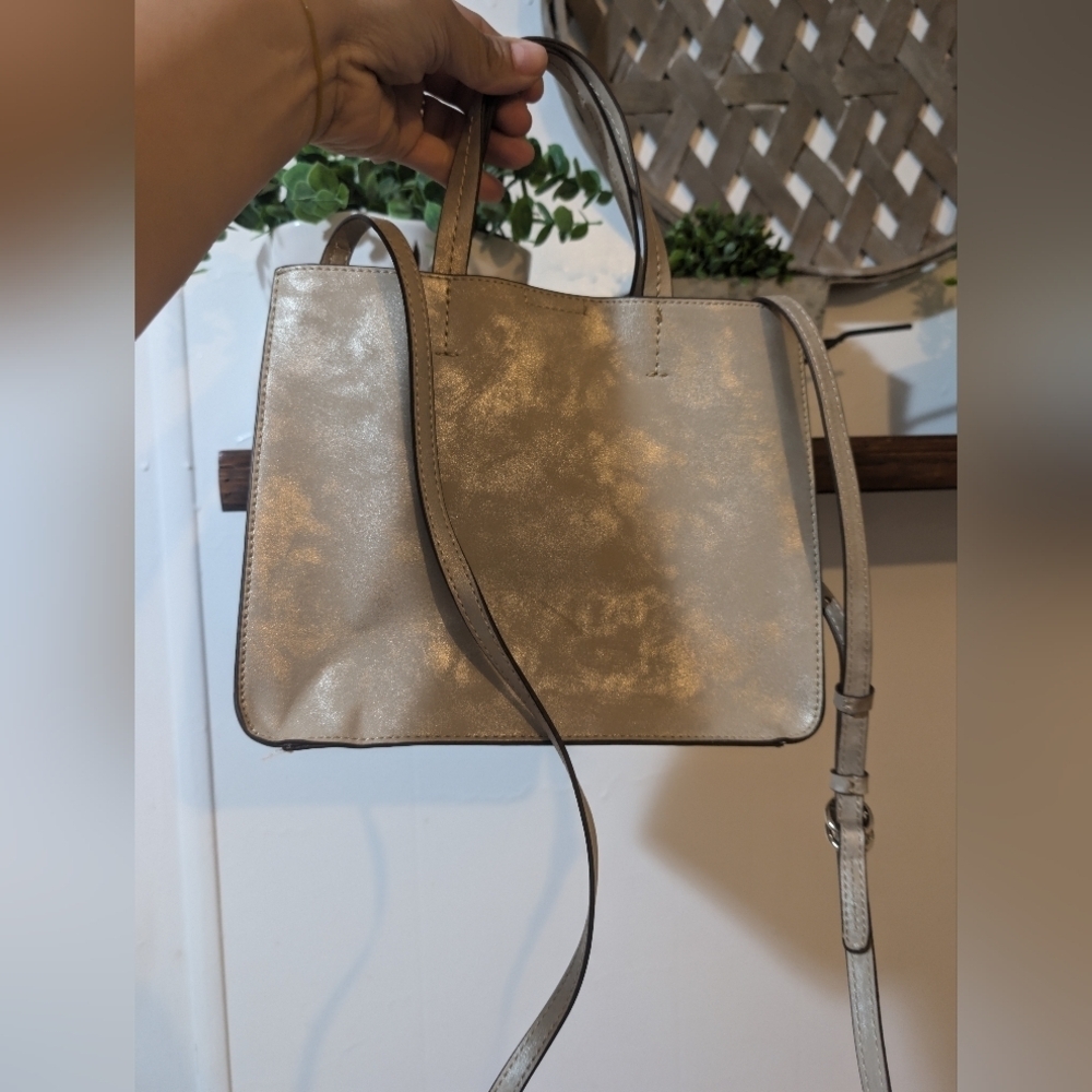 GAP Shimmering Gold Tote Bag/Crossbody NWOT - Picture 4 of 16
